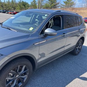 VOLKSWAGEN TIGUAN SE 4MOTION - 2