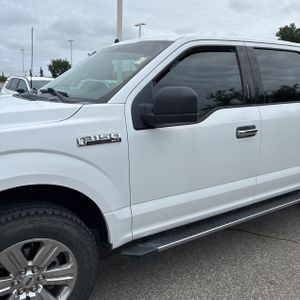 FORD F-150 XLT - 2