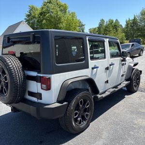 JEEP WRANGLER UNLIMITED X - 8