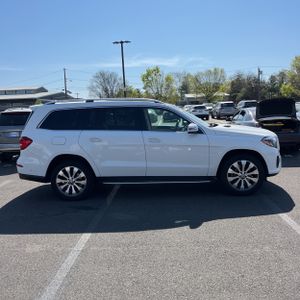 MERCEDES-BENZ GLS - 10