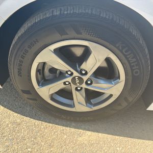 2022 KIA K5 LXS — миниатюра 17