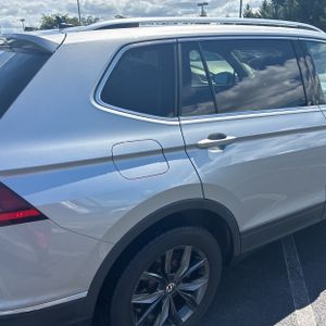 صورة 9 لـ 2022 Volkswagen TIGUAN SE 4MOTION