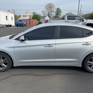 HYUNDAI ELANTRA SE - 4