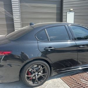 صورة 9 لـ 2021 ALFA Romeo GIULIA QUADRIFOGLIO RWD