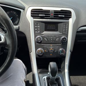 2015 FORD FUSION SE thumbnail 37