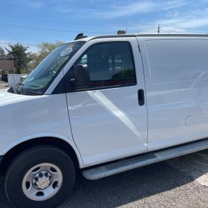 CHEVROLET EXPRESS 2500 - 2