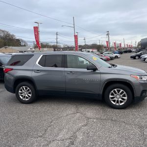 CHEVROLET TRAVERSE LS - 10