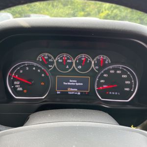 صورة 34 لـ 2020 Chevrolet SILVERADO 1500 RST