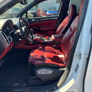 2016 Porsche CAYENNE GTS 照片 32