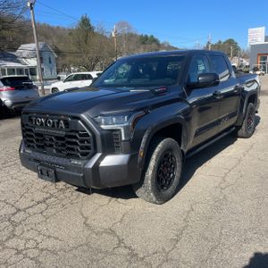 TOYOTA TUNDRA - 1