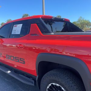CHEVROLET SILVERADO EV TRAIL BOSS - 6