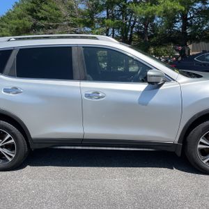 2020 Nissan ROGUE SV — миниатюра 11