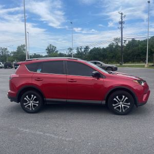 2017 Toyota RAV4 LE photo 10