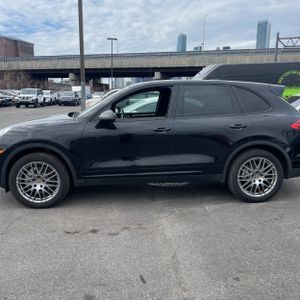 PORSCHE CAYENNE S - 4