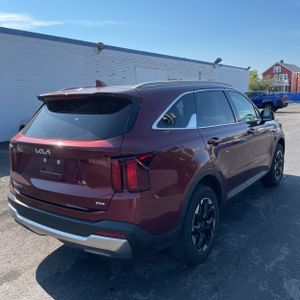 2024 KIA SORENTO S — фото 8