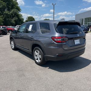 2023 Honda PILOT LX — фото 5