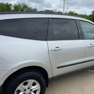 CHEVROLET TRAVERSE LS - 9