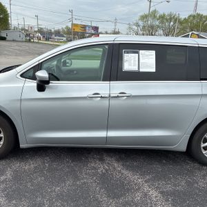 CHRYSLER VOYAGER LX - 4