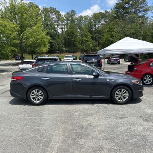2018 KIA OPTIMA LX — фото 9