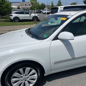 2010 Hyundai SONATA LIMITED 照片 2