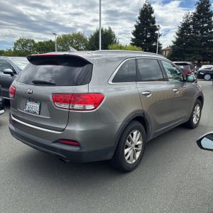 KIA SORENTO LX V6 - 8