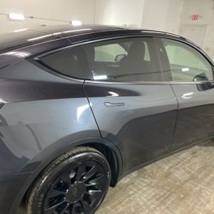 TESLA MODEL Y LONG RANGE - 9