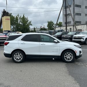 صورة 10 لـ 2022 Chevrolet EQUINOX LT