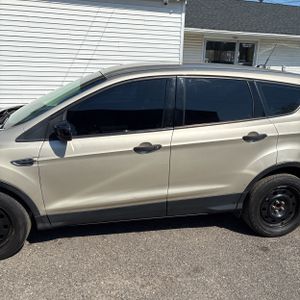FORD ESCAPE S - 4
