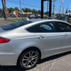 صورة 9 لـ 2019 FORD FUSION SEL