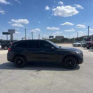 MERCEDES-BENZ GLC - 10