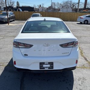 HYUNDAI SONATA HYBRID SE - 7