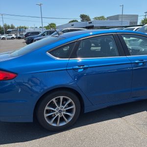 FORD FUSION SE - 9