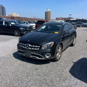 MERCEDES-BENZ GLA - 3