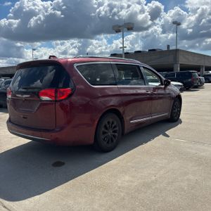 CHRYSLER PACIFICA TOURING L - 8