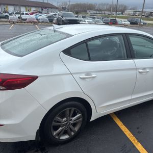 HYUNDAI ELANTRA SEL - 9