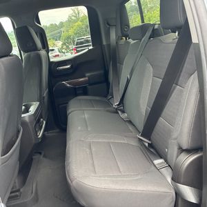 صورة 31 لـ 2021 Chevrolet SILVERADO 1500 RST
