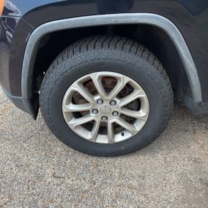 2011 JEEP GRAND CHEROKEE LIMITED — миниатюра 17