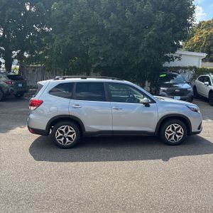 صورة 10 لـ 2023 Subaru FORESTER PREMIUM