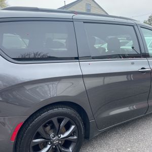 CHRYSLER PACIFICA TOURING - 7