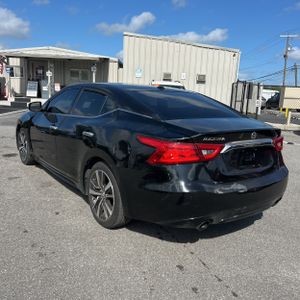 Nissan Maxima 3.5 SV - 5