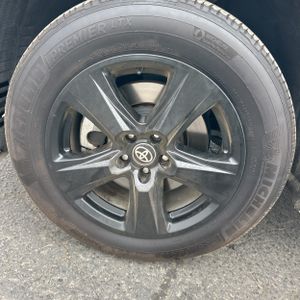 صورة 17 لـ 2021 Toyota HIGHLANDER L