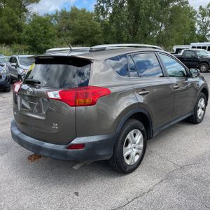 صورة 8 لـ 2015 Toyota RAV4 LE