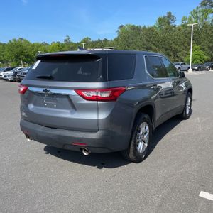 CHEVROLET TRAVERSE LS - 8