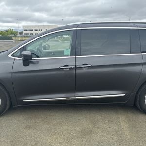 CHRYSLER PACIFICA TOURING L - 4