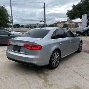 AUDI A4 2.0T PREMIUM - 8