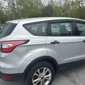 FORD ESCAPE S - 9