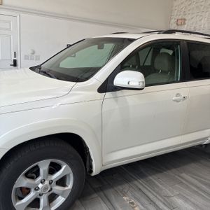 2011 Toyota RAV4 LIMITED — фото 2