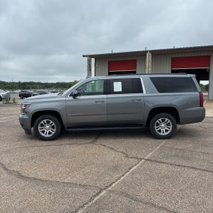 CHEVROLET SUBURBAN LT - 3