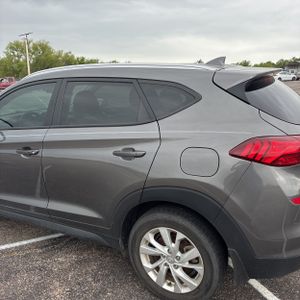 HYUNDAI TUCSON VALUE - 6