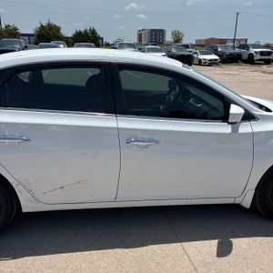 2016 Nissan SENTRA S thumbnail 11